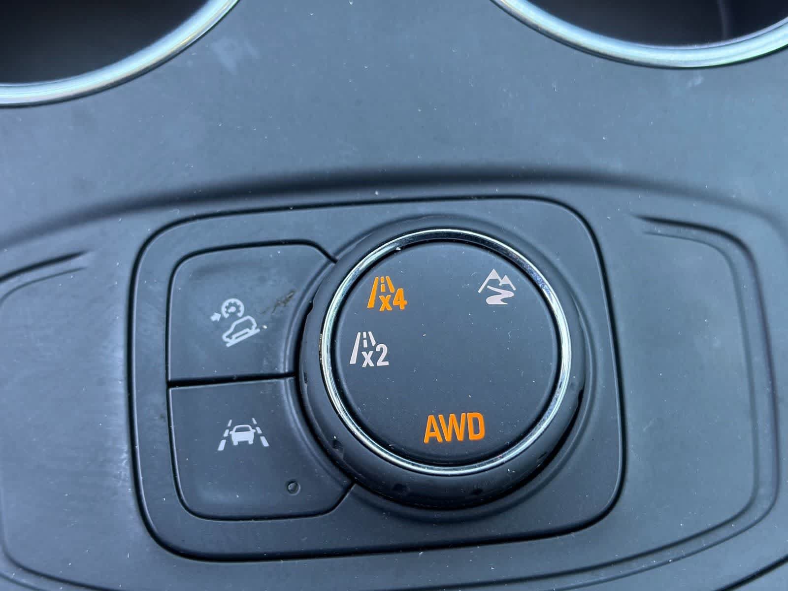 Used 2024 GMC Terrain SLE AWD/4WD image 26