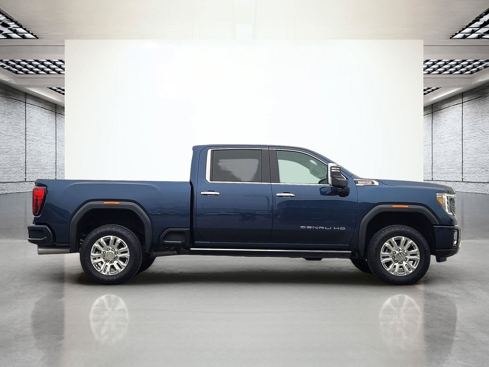 Used 2022 GMC Sierra 2500 Denali w/ Denali Ultimate Package AWD/4WD image 4