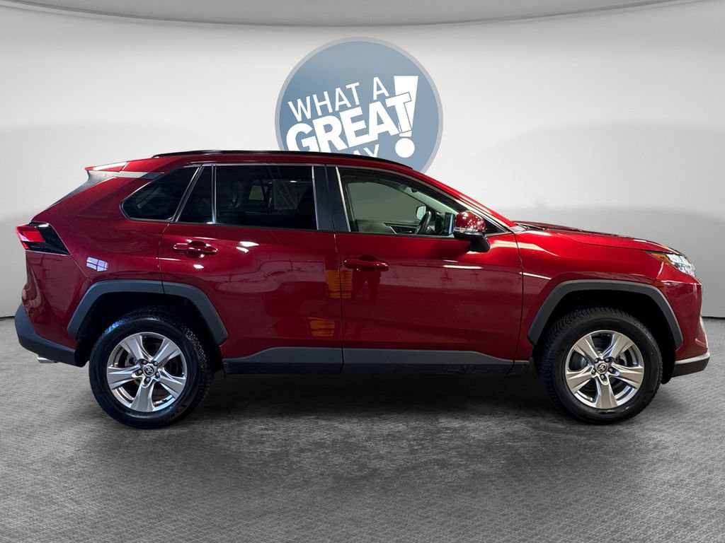 Used 2022 Toyota RAV4 XLE w/ Convenience Package AWD/4WD image 2