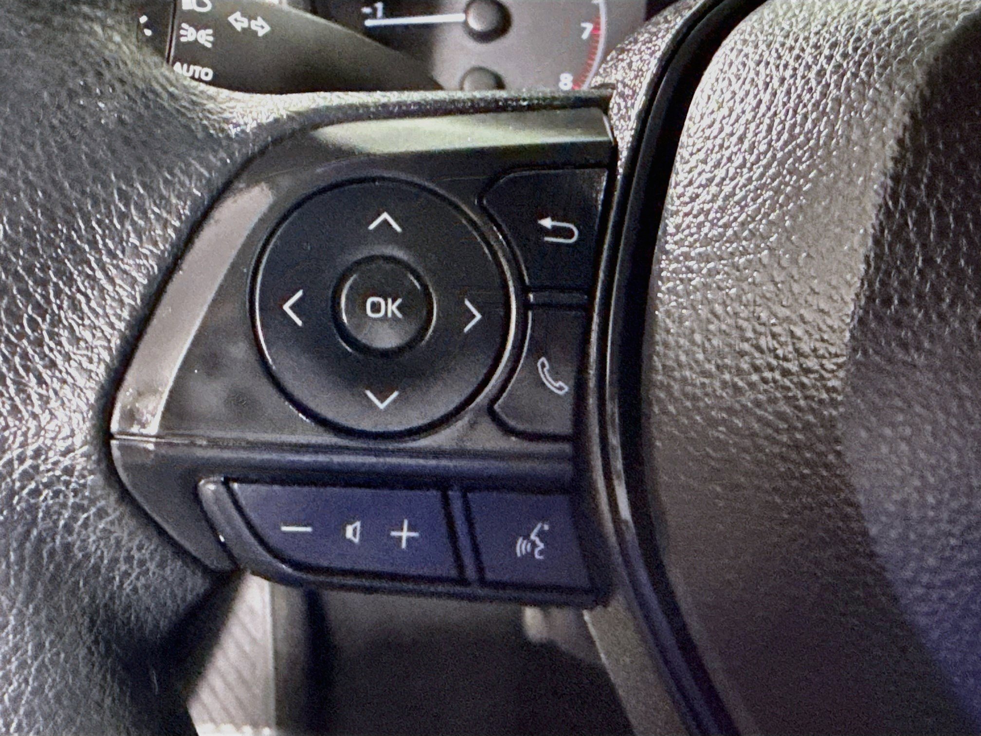 Used 2024 Toyota Corolla LE FWD image 14