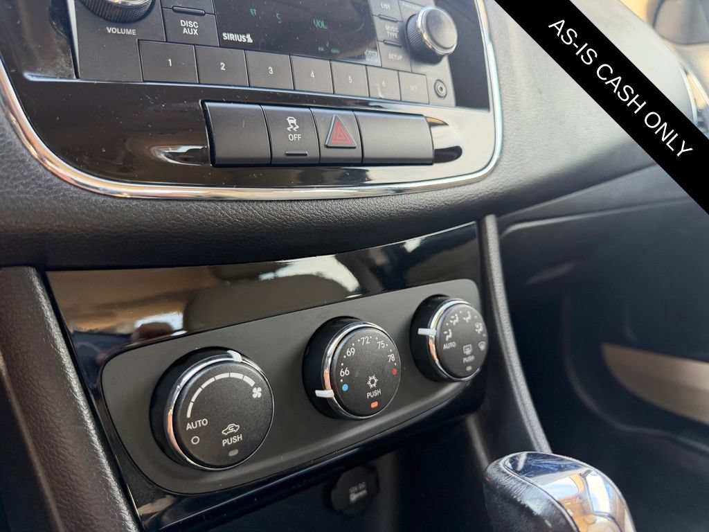 Used 2012 Chrysler 200 Touring FWD image 17