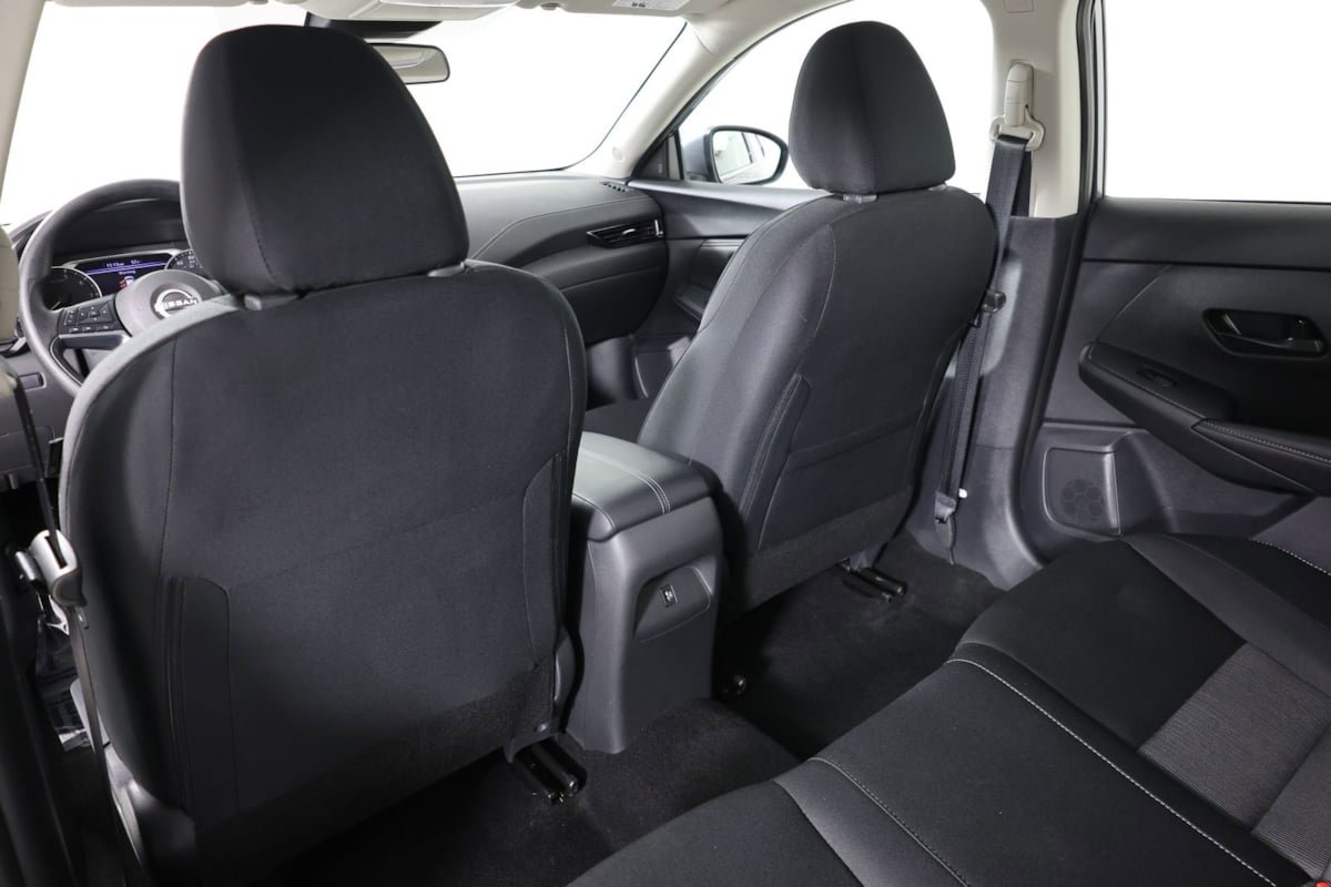 Used 2025 Nissan Sentra SV FWD image 29