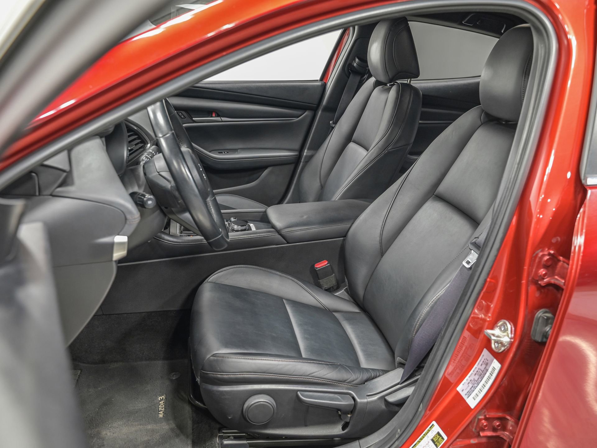 Used 2020 MAZDA MAZDA3 Hatchback image 17