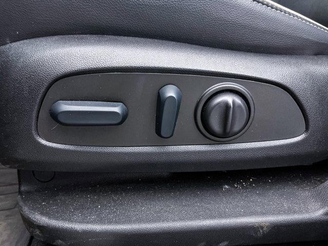 Used 2022 GMC Acadia Denali w/ Denali Technology Package image 25