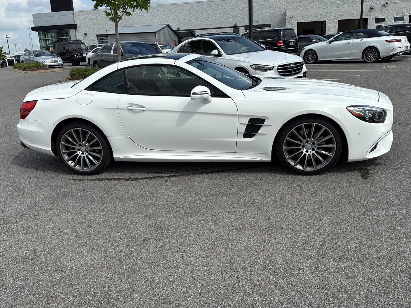 Used 2017 Mercedes-Benz SL 450 image 4
