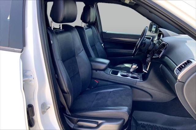 Certified 2022 Jeep Grand Cherokee Laredo X RWD image 9