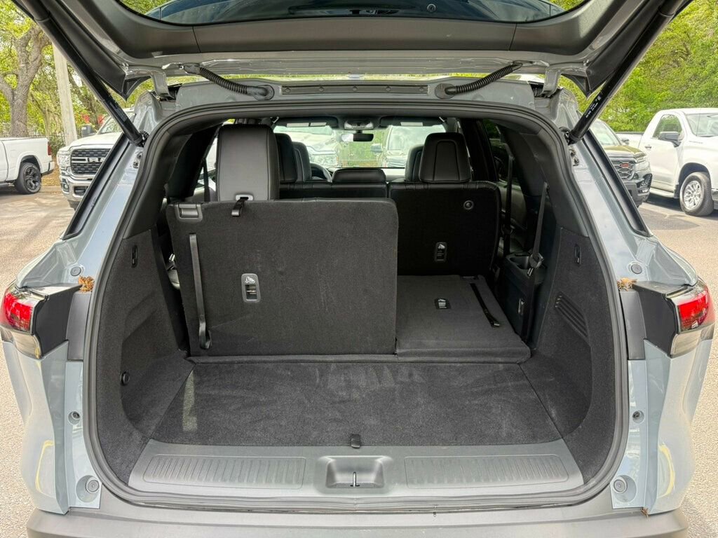 Used 2025 INFINITI QX60 Luxe w/ Black Edition FWD image 10
