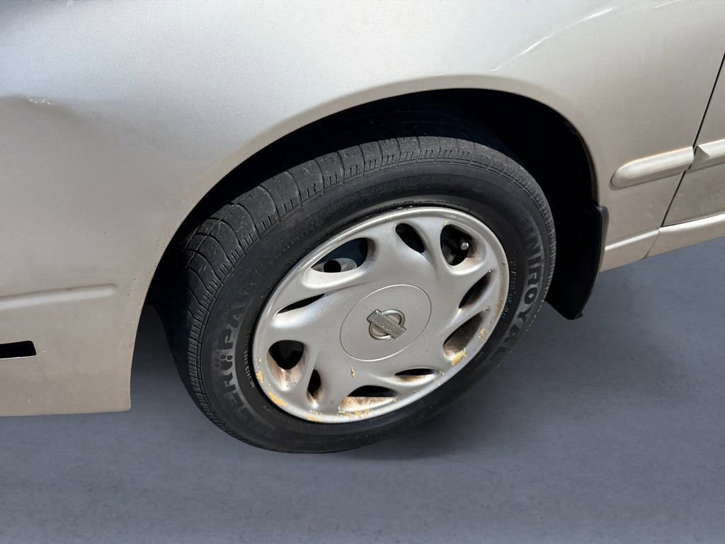Used 1997 Nissan Altima XE image 9