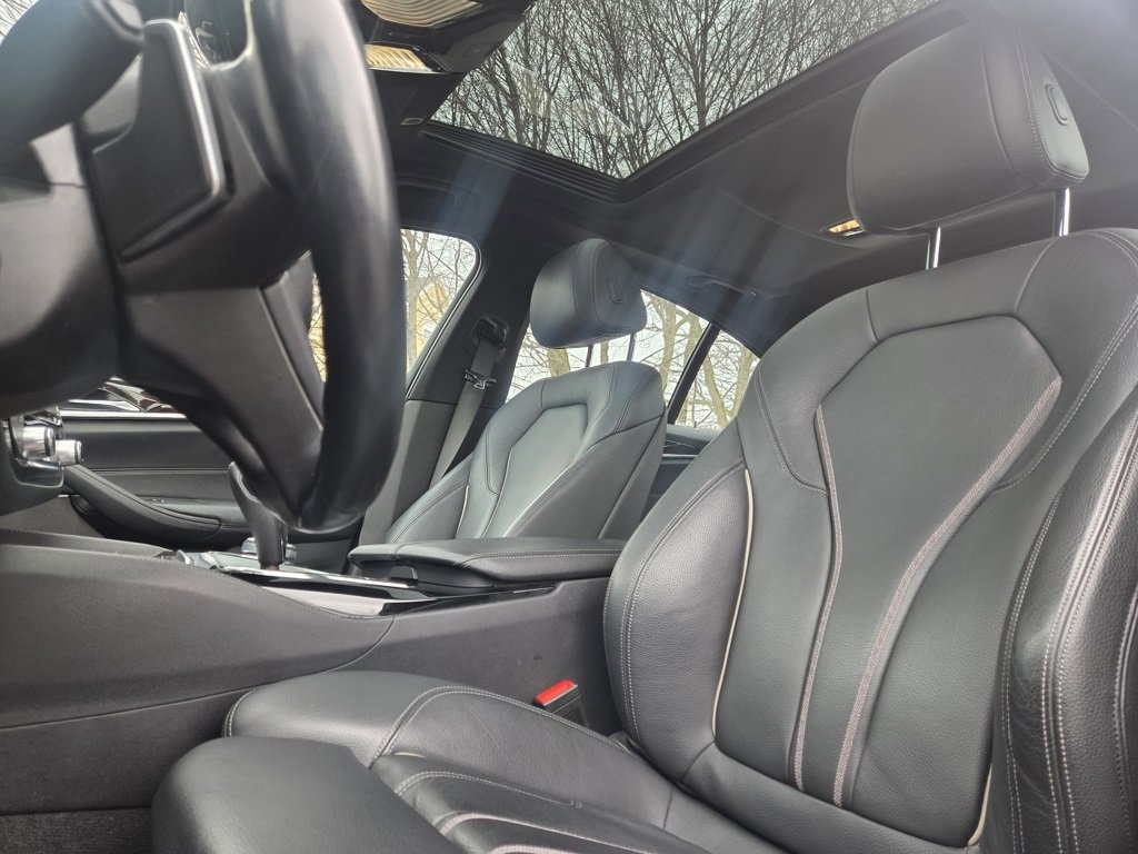 Used 2018 BMW 540i xDrive 540i xDrive image 19
