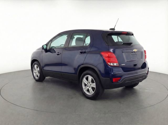 Used 2021 Chevrolet Trax LS image 3