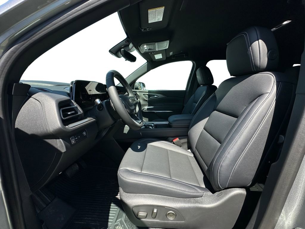 New 2026 Chevrolet Traverse LT w/ Driver Confidence Package FWD image 9