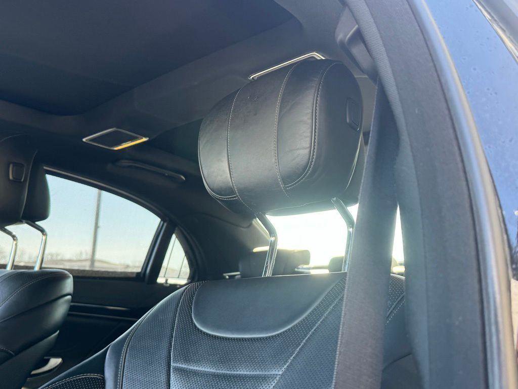 Used 2019 Mercedes-Benz S 560 4MATIC Sedan w/ AMG Line Exterior image 21