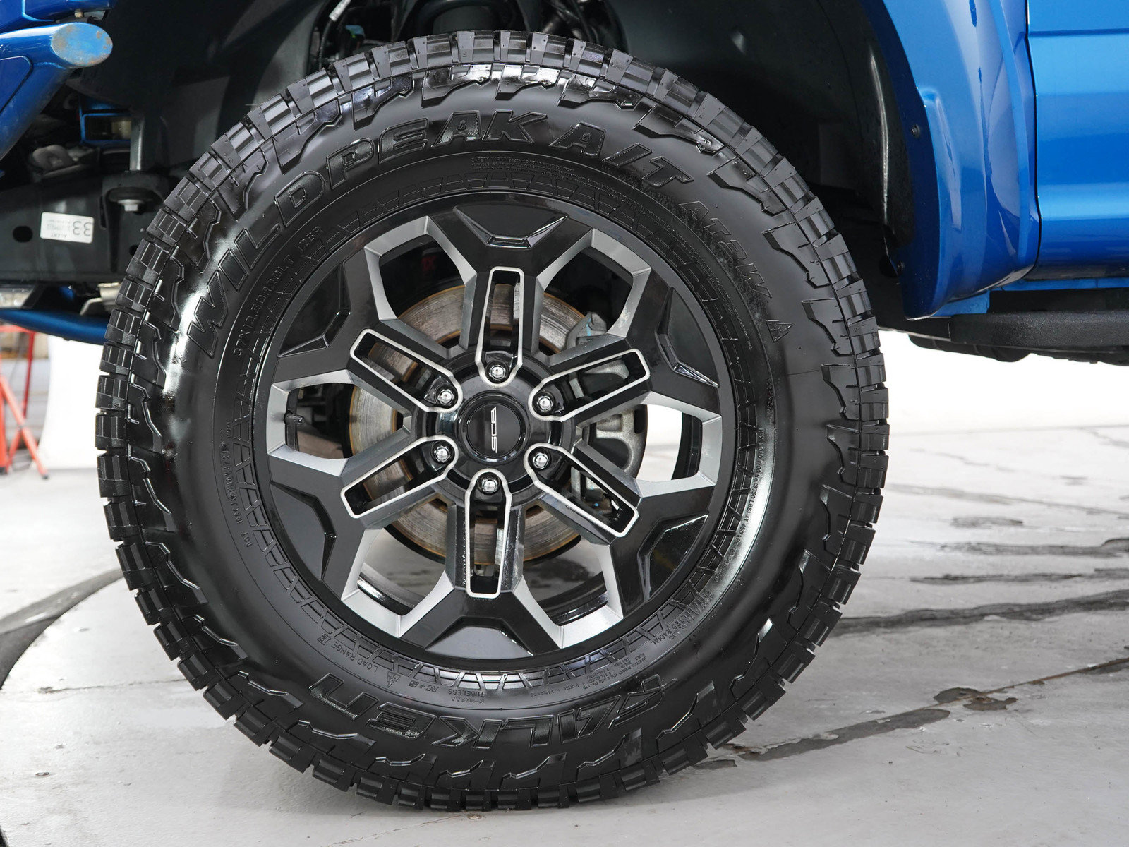 Used 2020 Ford F150 Raptor w/ Equipment Group 802A Luxury AWD/4WD image 28