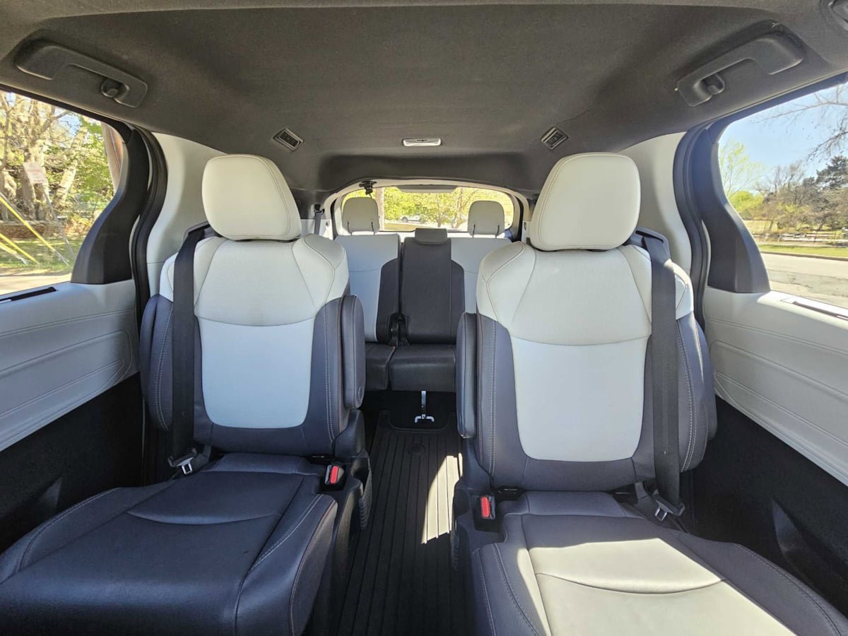 Used 2023 Toyota Sienna XSE w/ XSE Plus Package AWD/4WD image 24