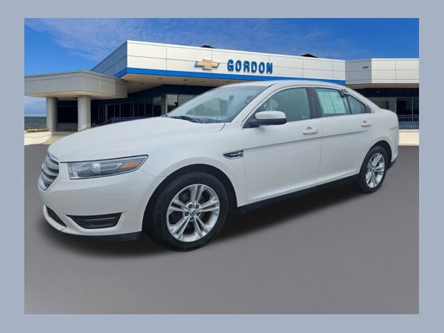 Used 2015 Ford Taurus SEL image 1