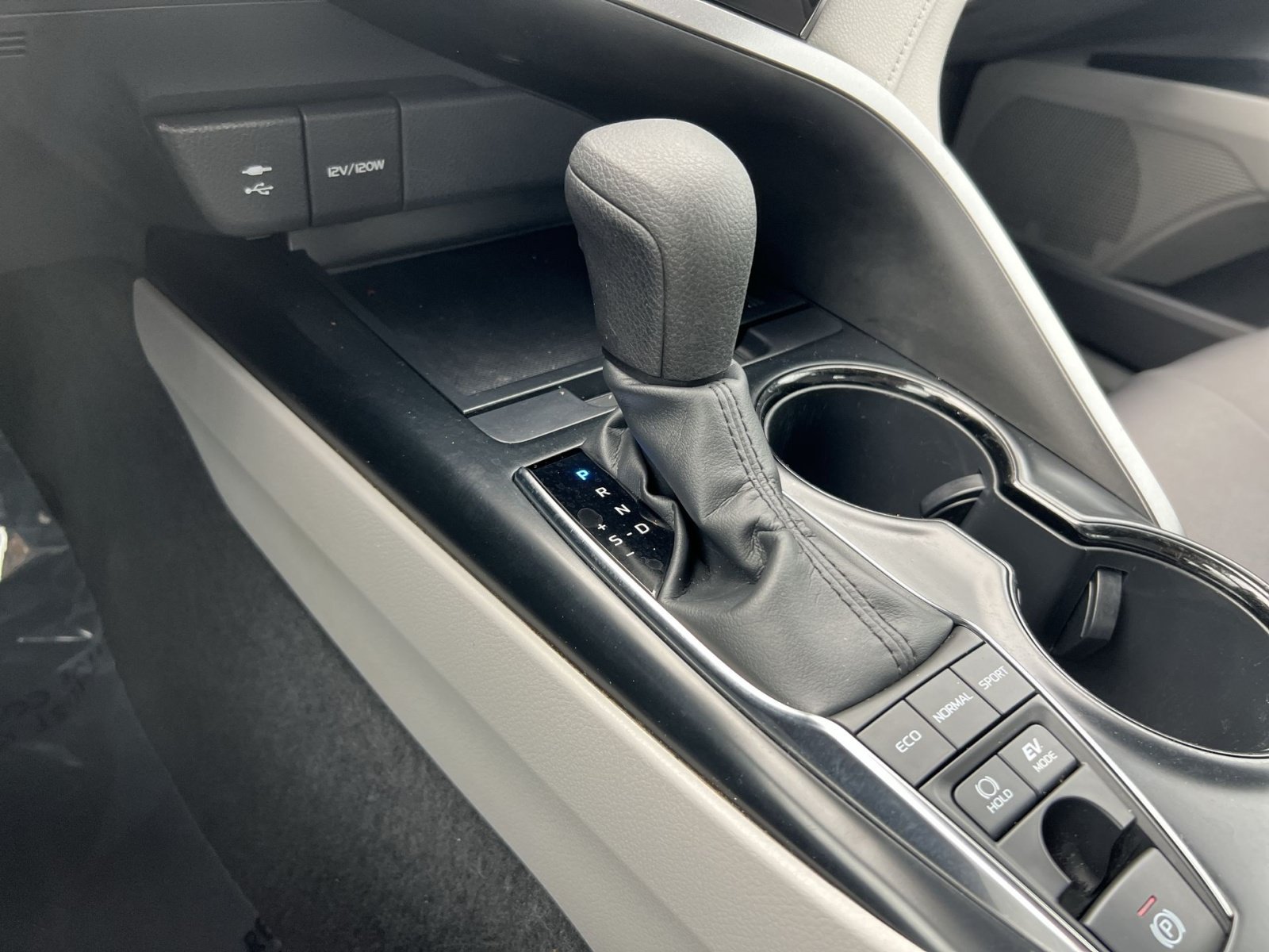 Used 2019 Toyota Camry LE FWD image 21