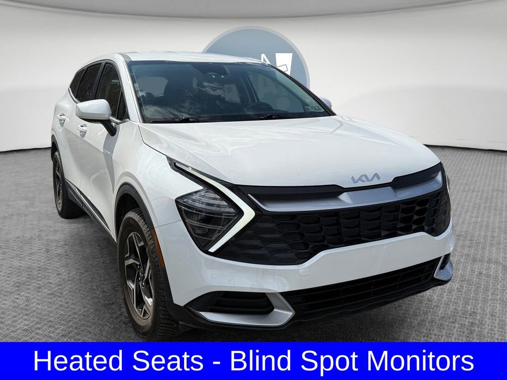 Used 2024 Kia Sportage LX image 1