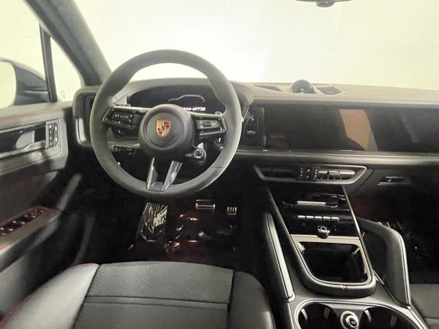 Used 2025 Porsche Cayenne GTS image 18