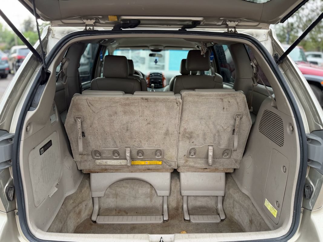 Used 2007 Toyota Sienna XLE Limited FWD image 8