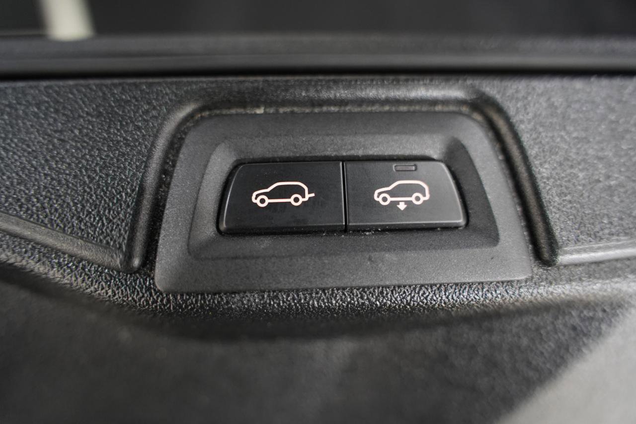 Used 2022 BMW X7 M50i w/ Dynamic Handling Package image 38