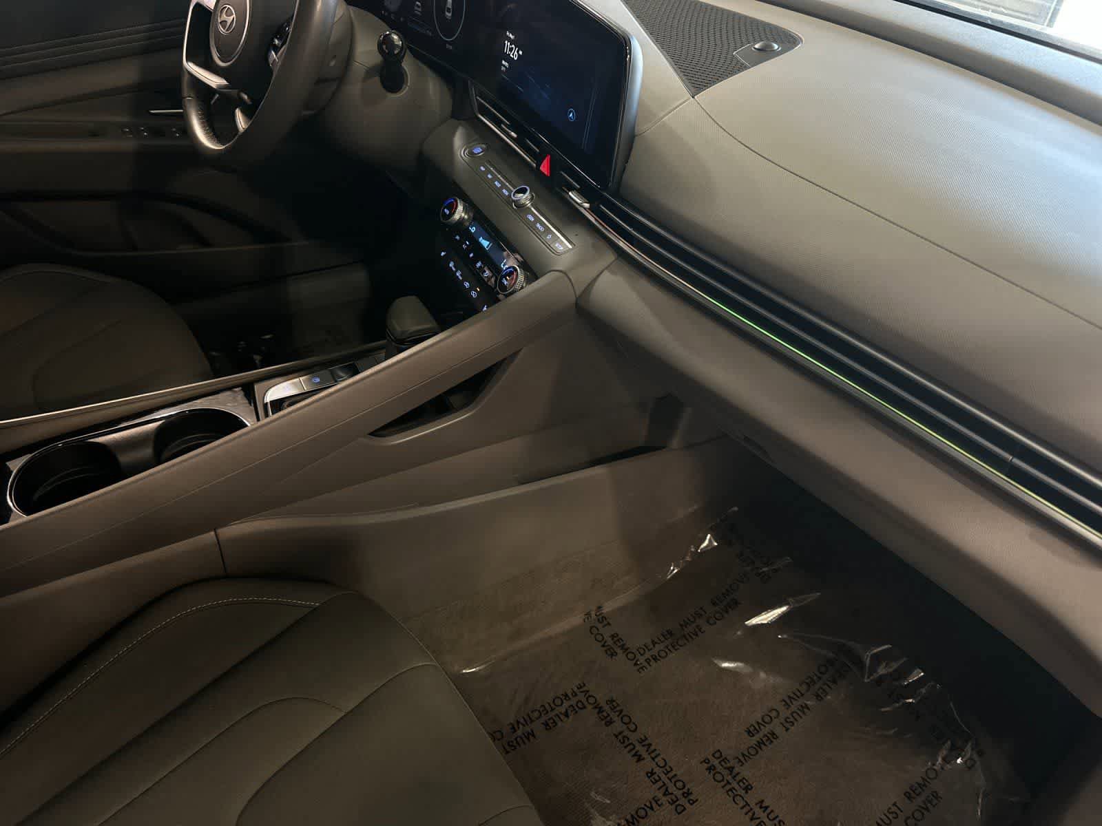 Used 2025 Hyundai Elantra SEL FWD image 16