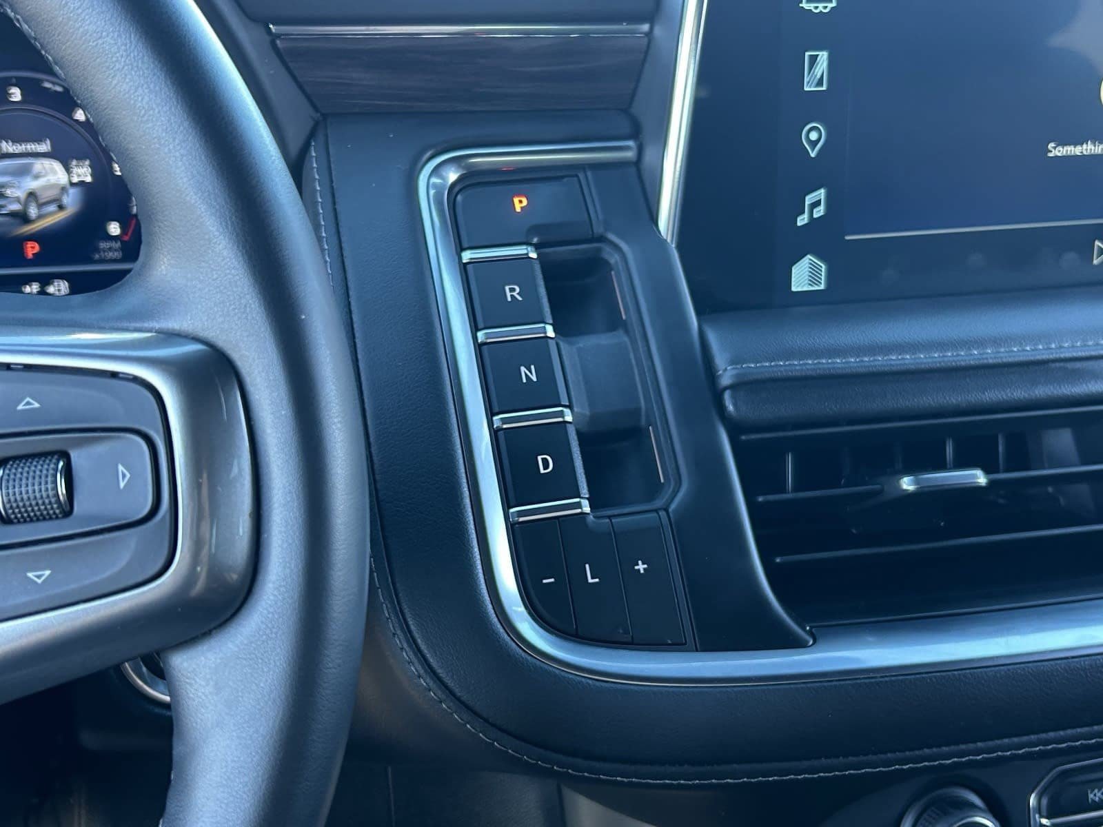 Used 2023 Chevrolet Tahoe Z71 w/ Luxury Package AWD/4WD image 29