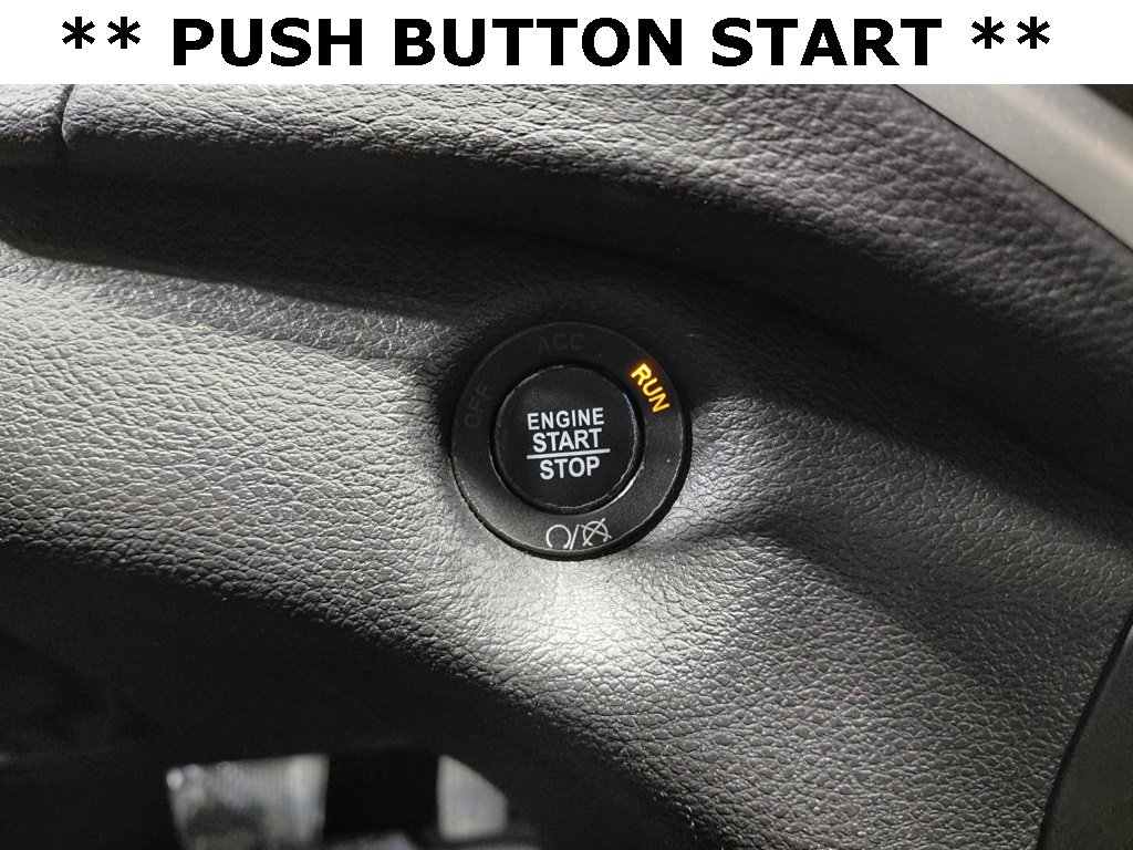 Used 2018 Jeep Cherokee Latitude Plus w/ Cold Weather Group image 12