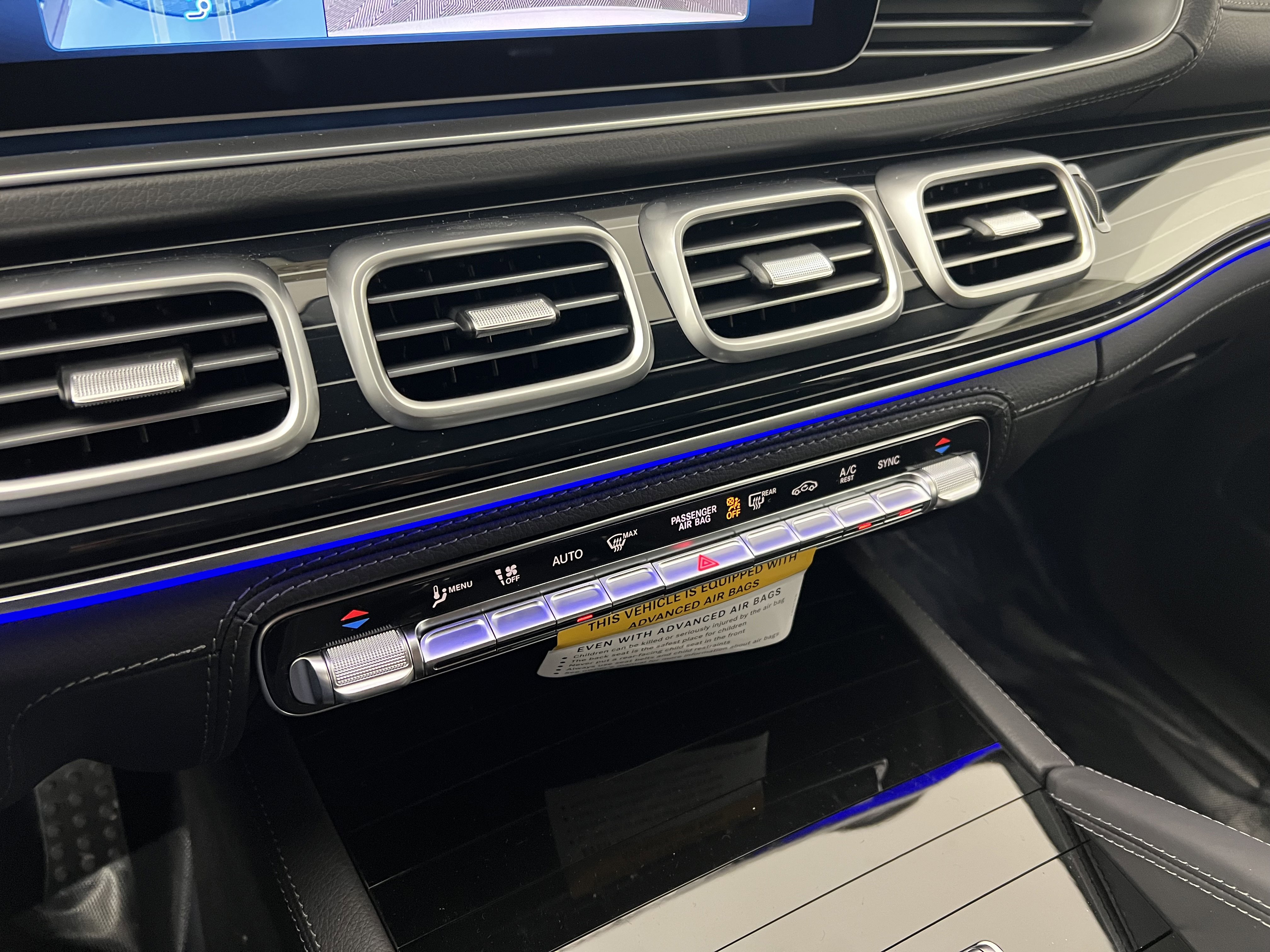 New 2026 Mercedes-Benz GLE 53 AMG 4MATIC Coupe image 32