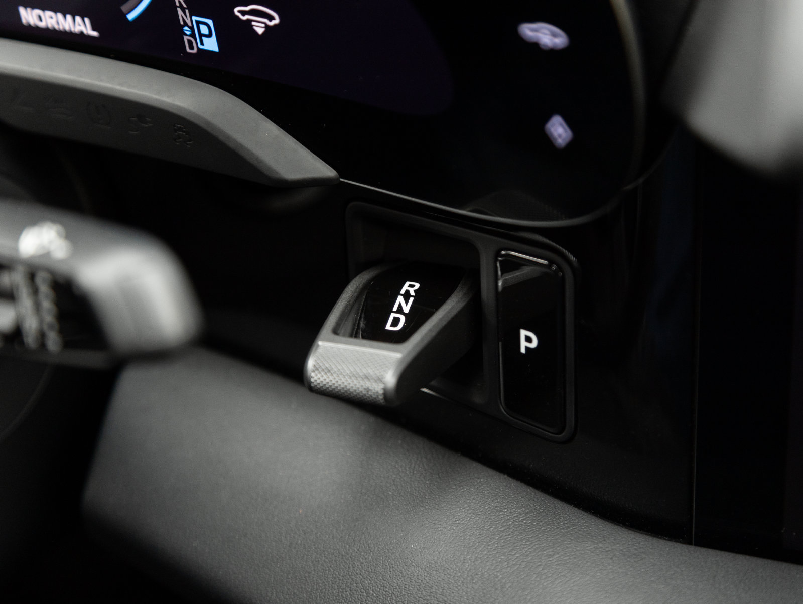 Certified 2025 Porsche Taycan AWD/4WD image 18