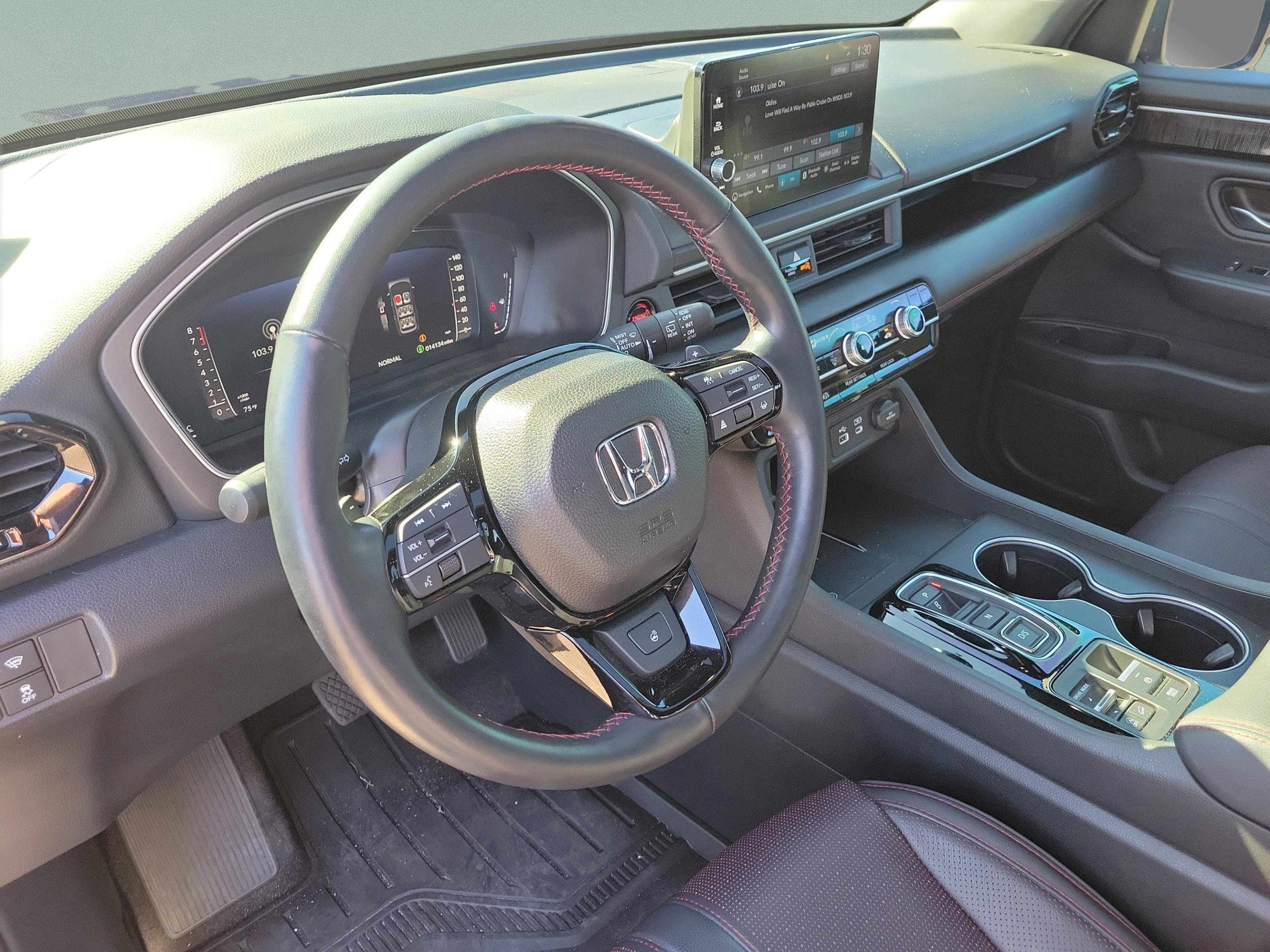 Certified 2025 Honda Pilot Black Edition image 12