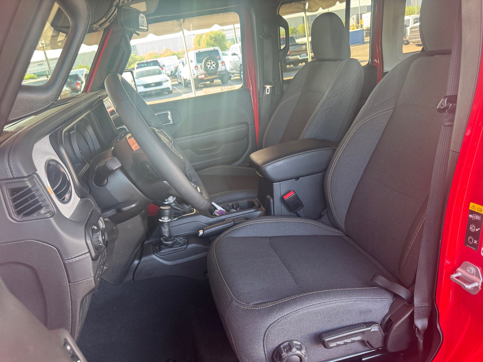 Used 2026 Jeep Wrangler Unlimited Sahara AWD/4WD image 9