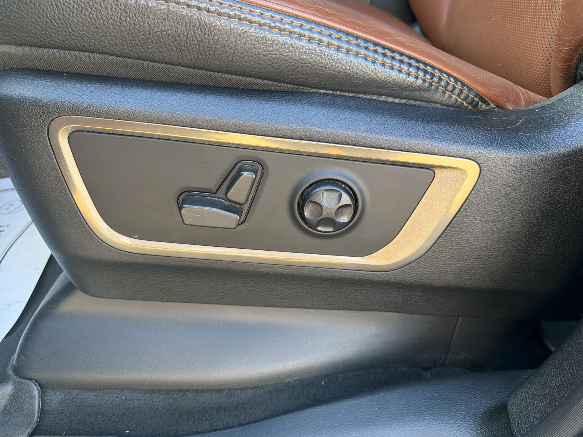 Used 2021 RAM 1500 Limited AWD/4WD image 11