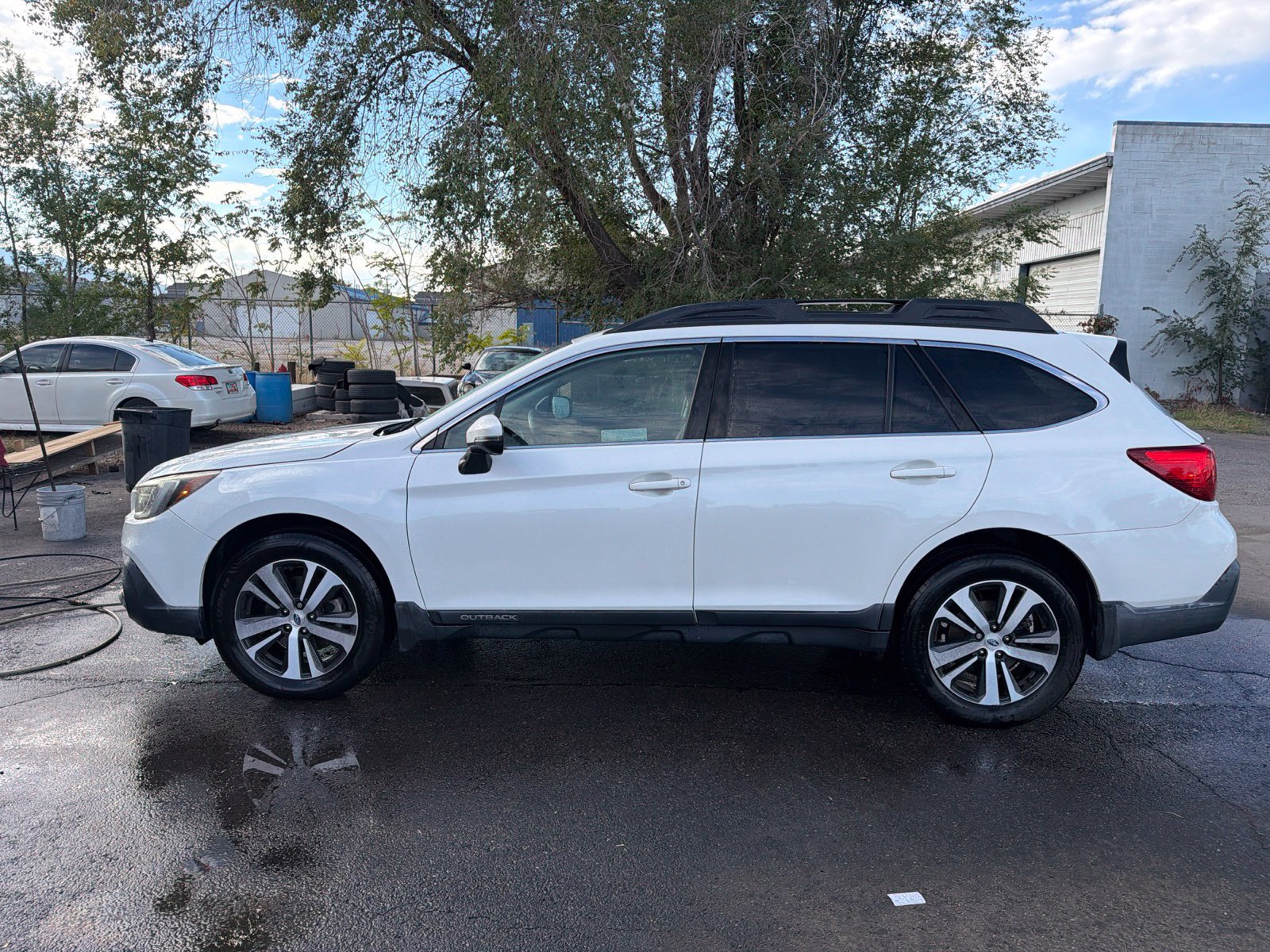 Used 2019 Subaru Outback 3.6R Limited w/ Popular Package #2 AWD/4WD image 2