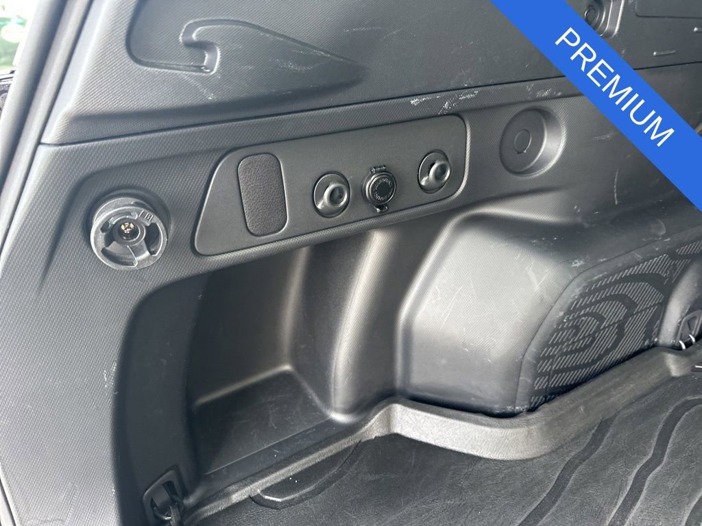 Used 2025 Subaru Forester Premium image 29