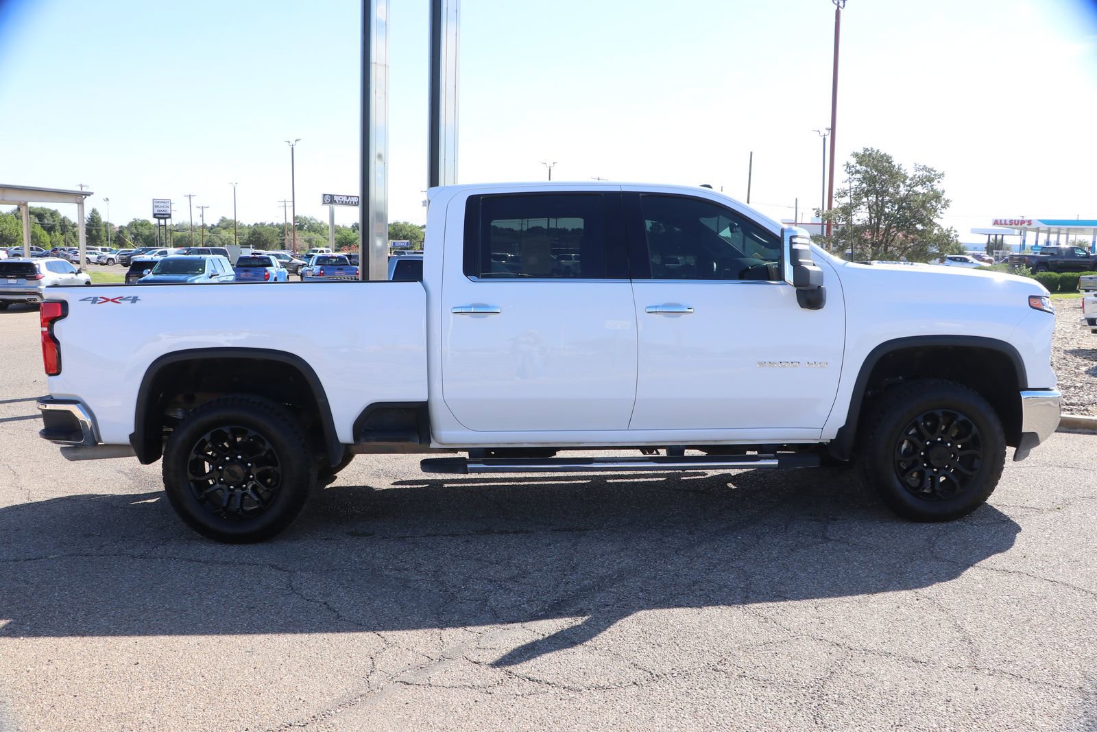 Used 2025 Chevrolet Silverado 2500 LTZ w/ LTZ Premium Package image 8
