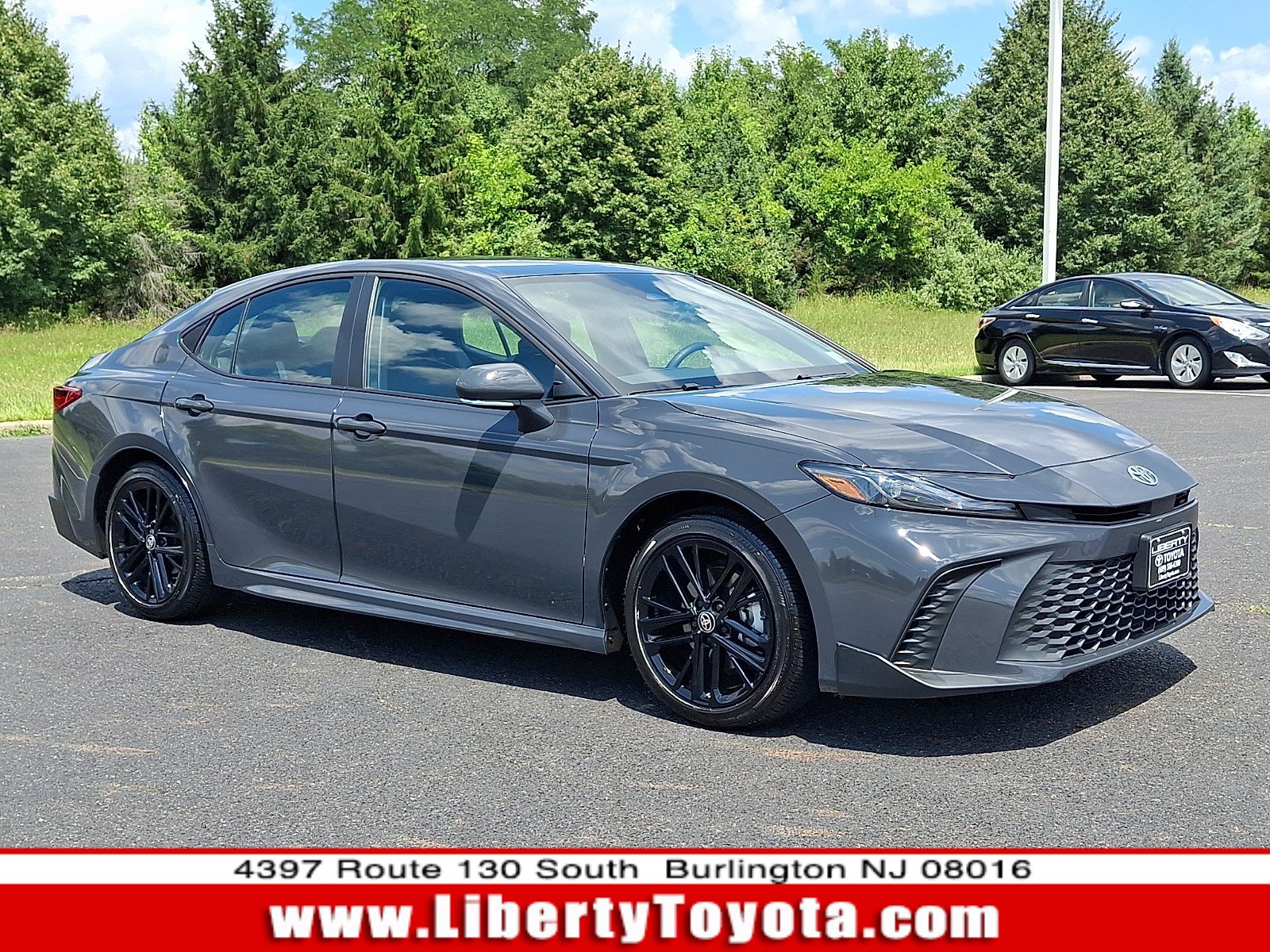 Used 2026 Toyota Camry SE FWD image 1