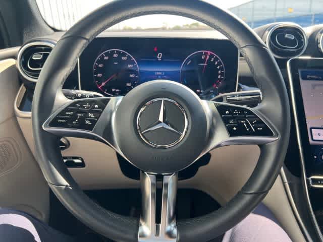 Used 2025 Mercedes-Benz GLC 350e 4MATIC image 26