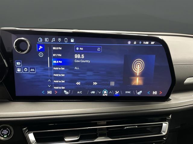 Used 2024 Chevrolet Traverse LT w/ Midnight/Sport Edition image 20