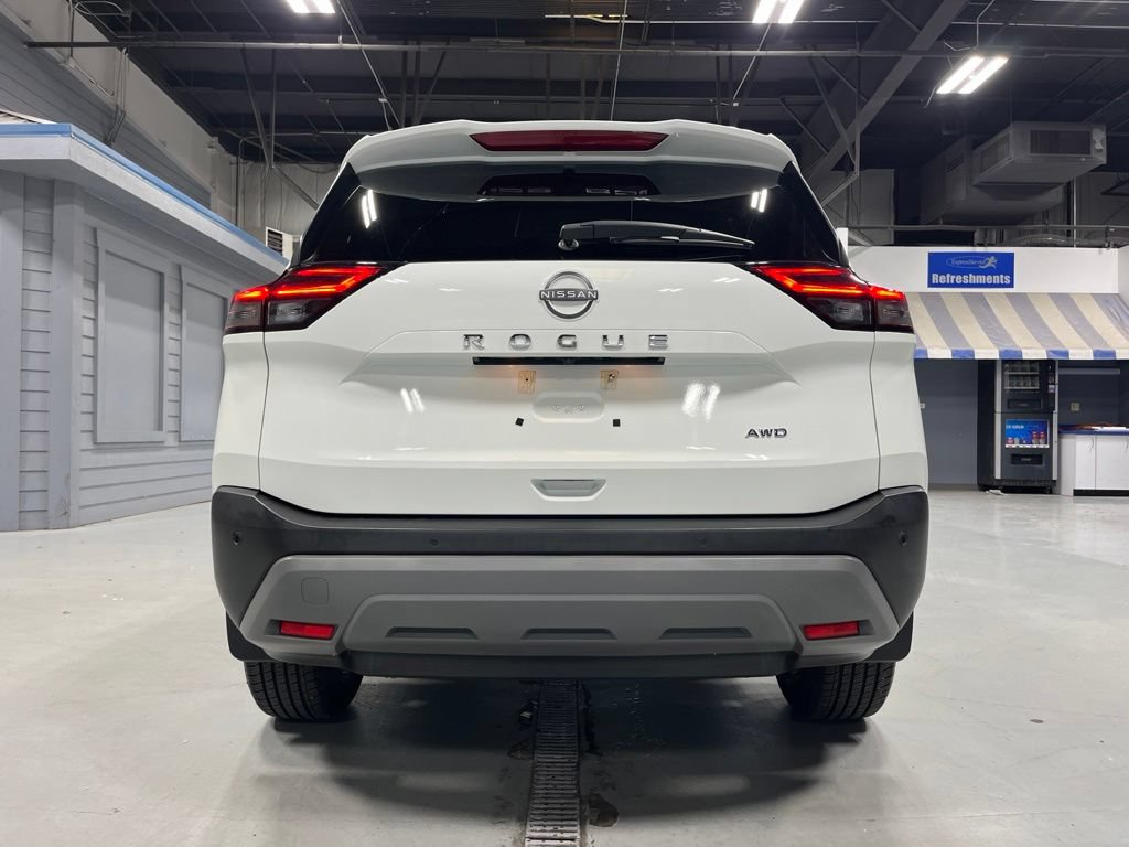 Used 2023 Nissan Rogue S AWD/4WD image 6