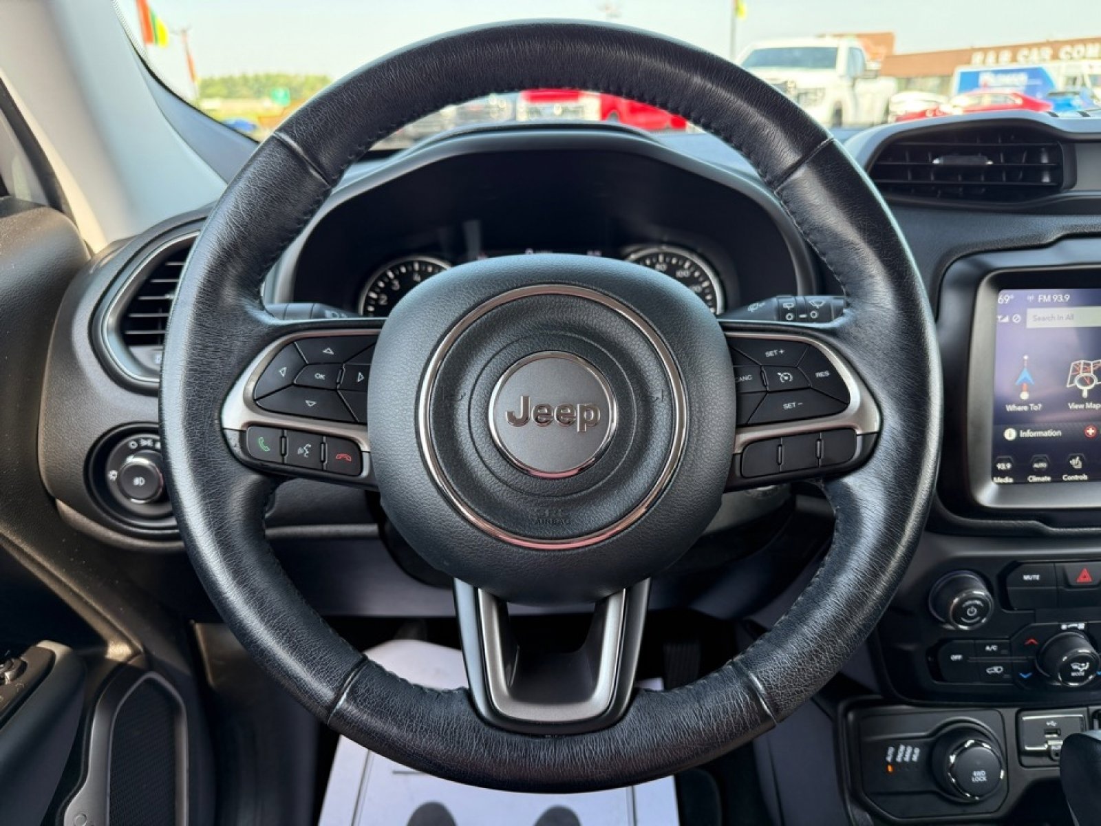 Used 2021 Jeep Renegade Limited image 21