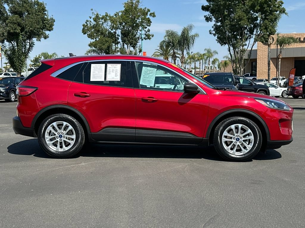 Used 2022 Ford Escape SE w/ Convenience Package FWD image 2