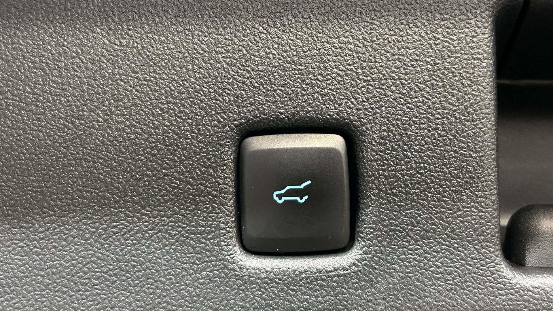 Used 2024 Ford Escape SE FWD image 30