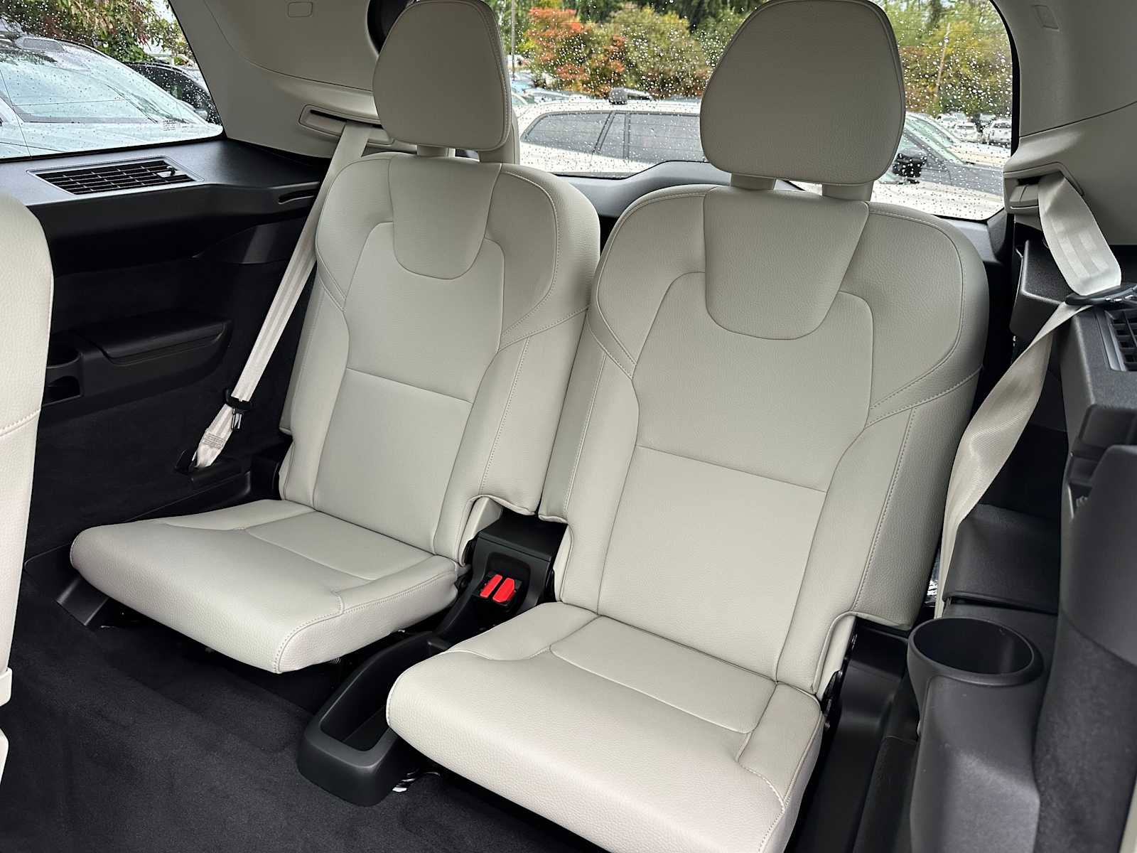 Used 2025 Volvo XC90 B6 Plus w/ Protection Package Premier image 17