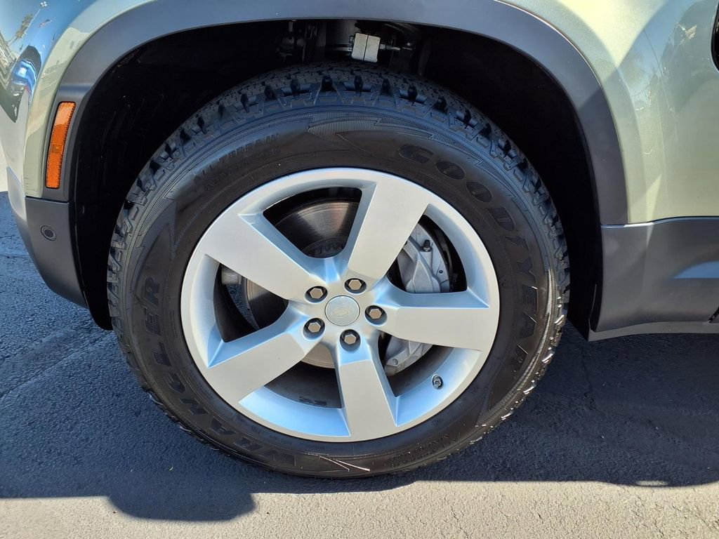 Used 2021 Land Rover Defender 90 First Edition image 16