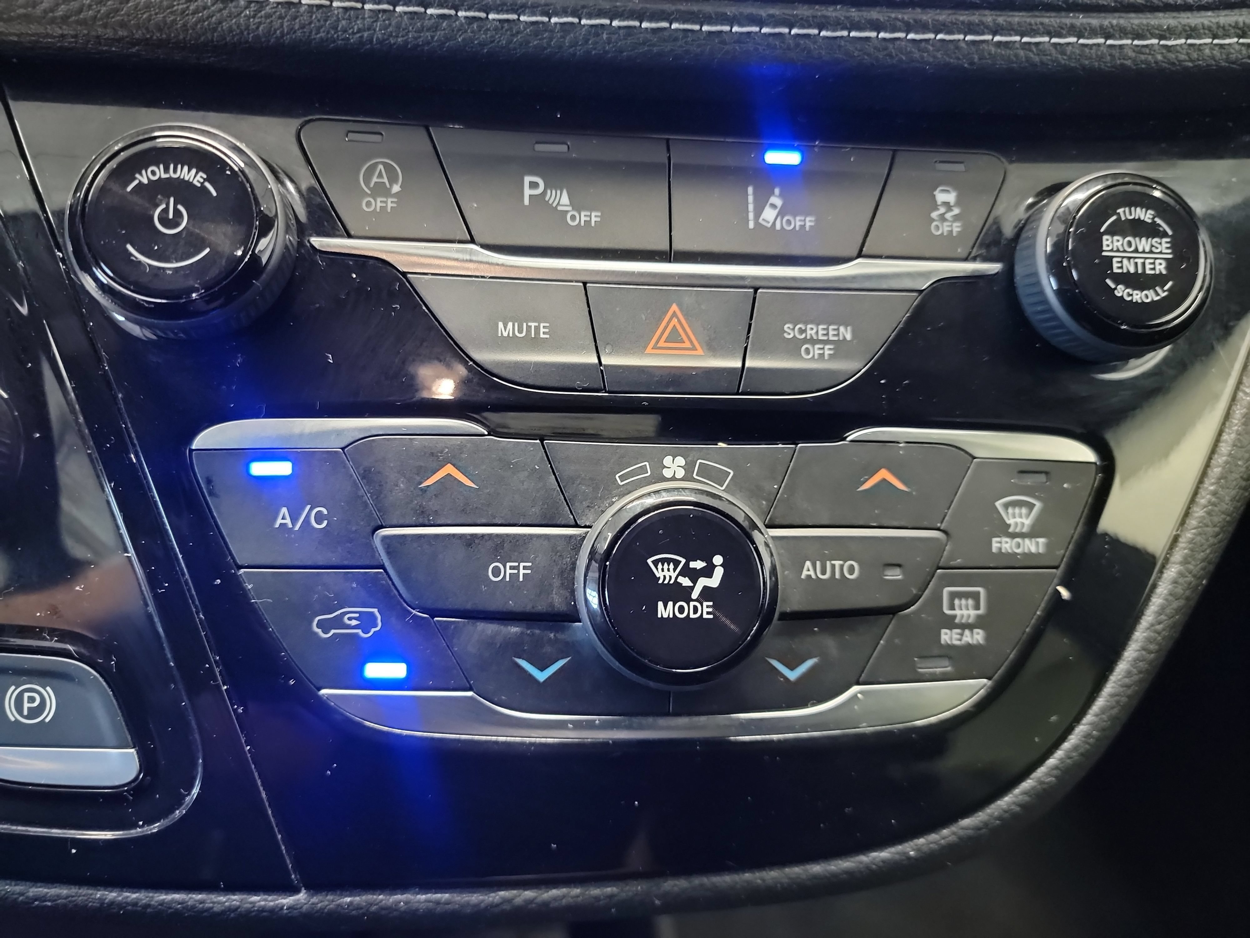 Used 2021 Chrysler Pacifica Touring-L w/ S Appearance Package FWD image 21