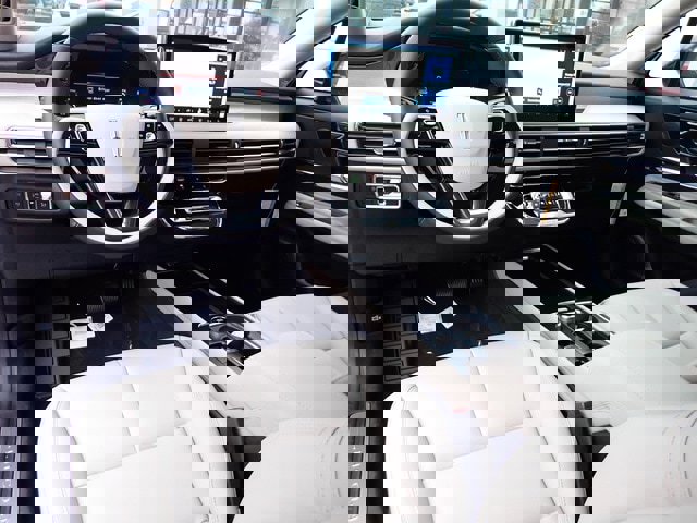 New 2026 Lincoln Corsair Premiere image 17