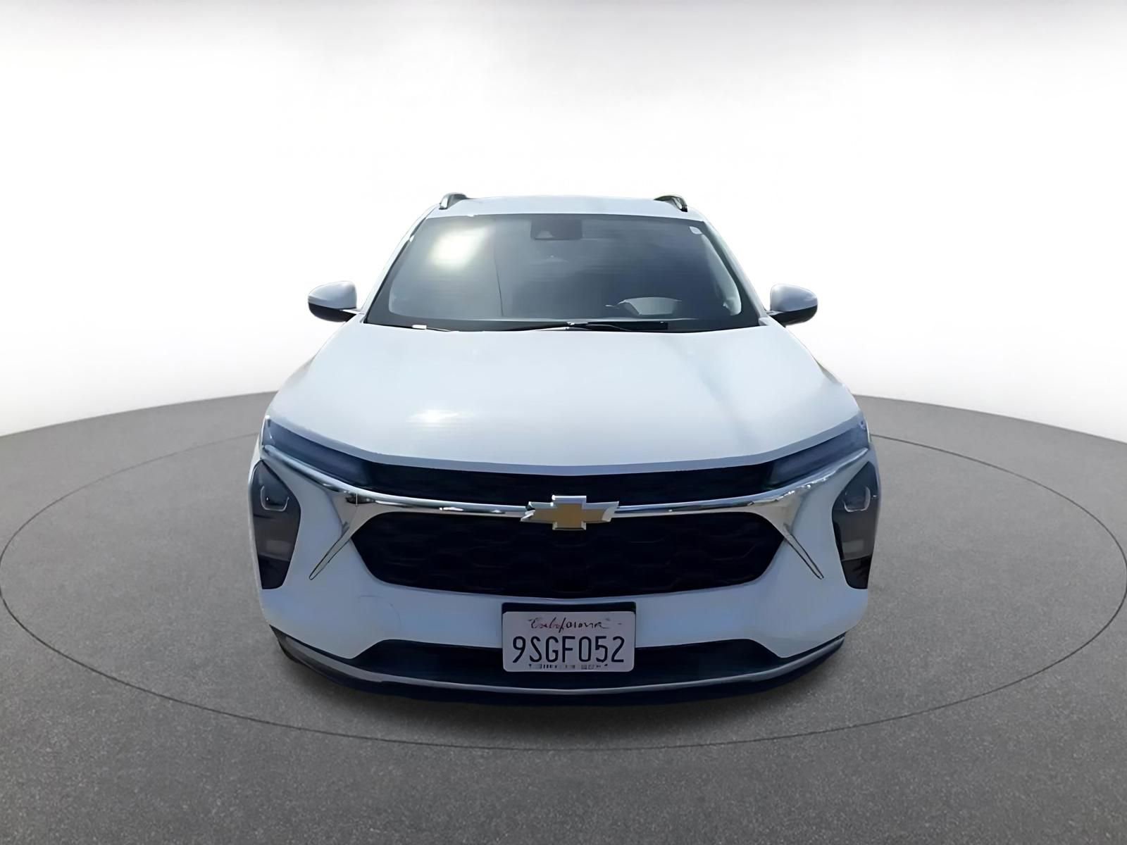 Used 2025 Chevrolet Trax LT image 4