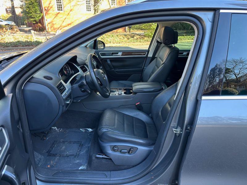 Used 2015 Volkswagen Touareg VR6 AWD/4WD image 20