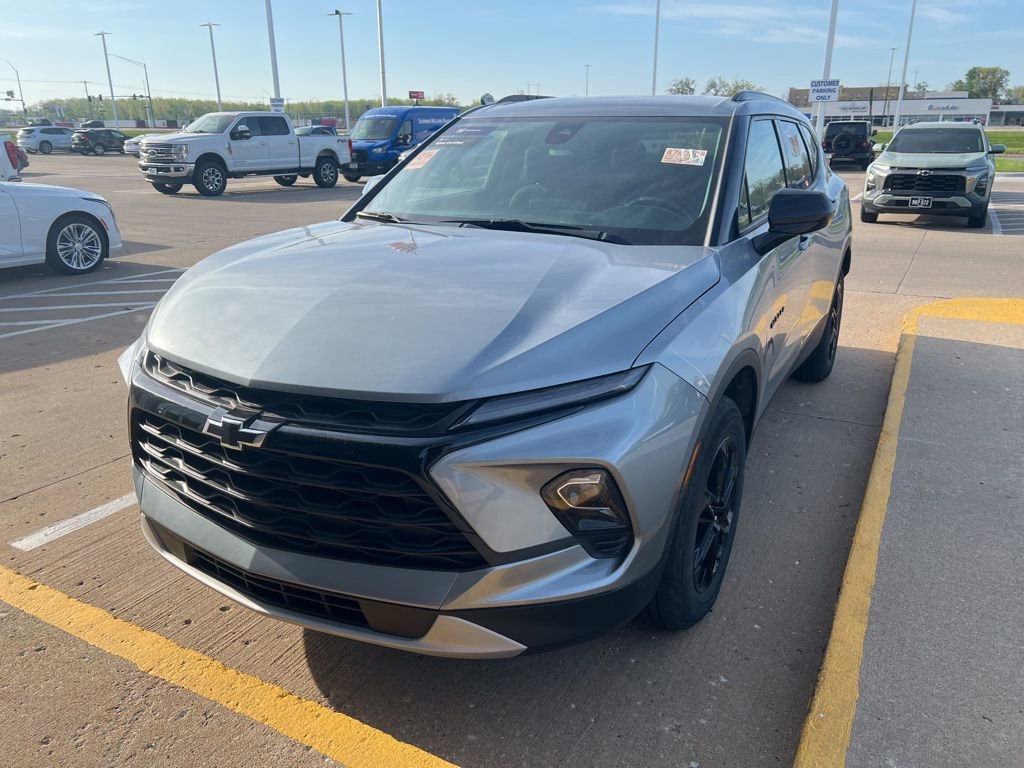 Used 2024 Chevrolet Blazer LT w/ Convenience Package AWD/4WD image 6