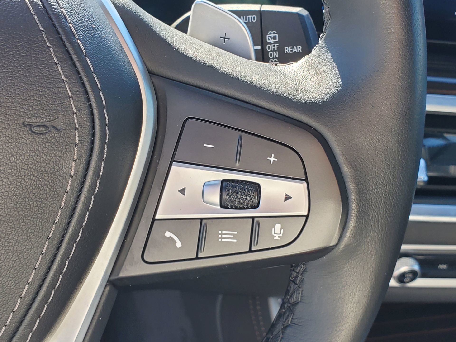 Used 2025 BMW X5 xDrive50e AWD/4WD image 24